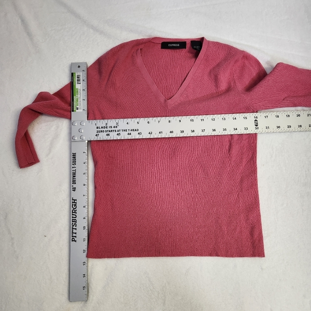 Express Women's Pink V-Neck Lightweight Long Sleeve Sweater Top Size Medium - Picture 8 of 10
